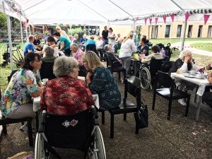 Fotoalbum Demenz WG Köpenick 21 Sommerfest Koepenick 02