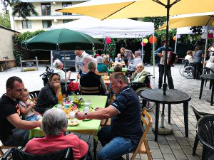 Fotoalbum Demenz WG Marzahn 19 Marzahn Sommerfest 01