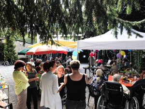 Fotoalbum Demenz WG Marzahn 25 Marzahn Sommerfest 07